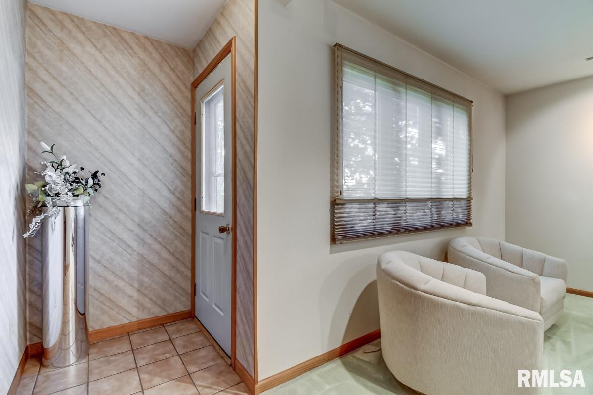 411 West Browning Road Springfield, IL 62707 - Photo 7 of 36