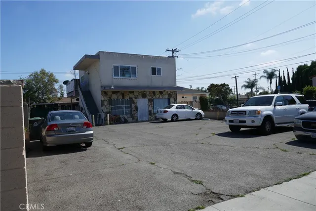 $1,198,000 | 608 East Central Avenue, Santa Ana, CA 92707