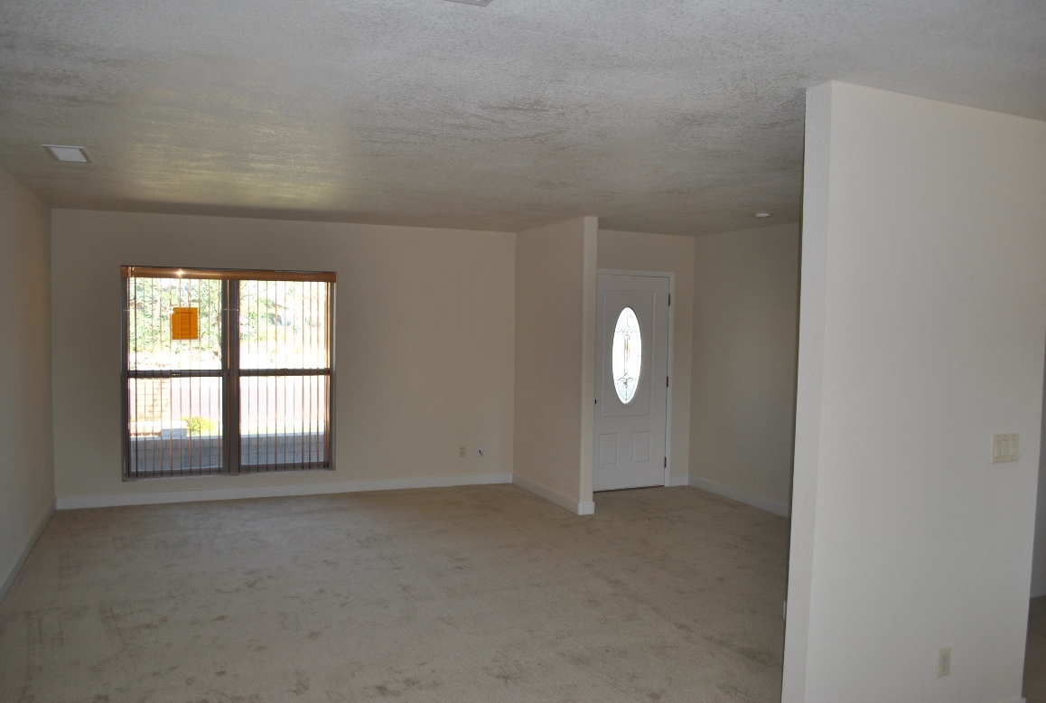 3945 East Wethersfield Road Phoenix, AZ 85032 - Photo 4 of 14 4