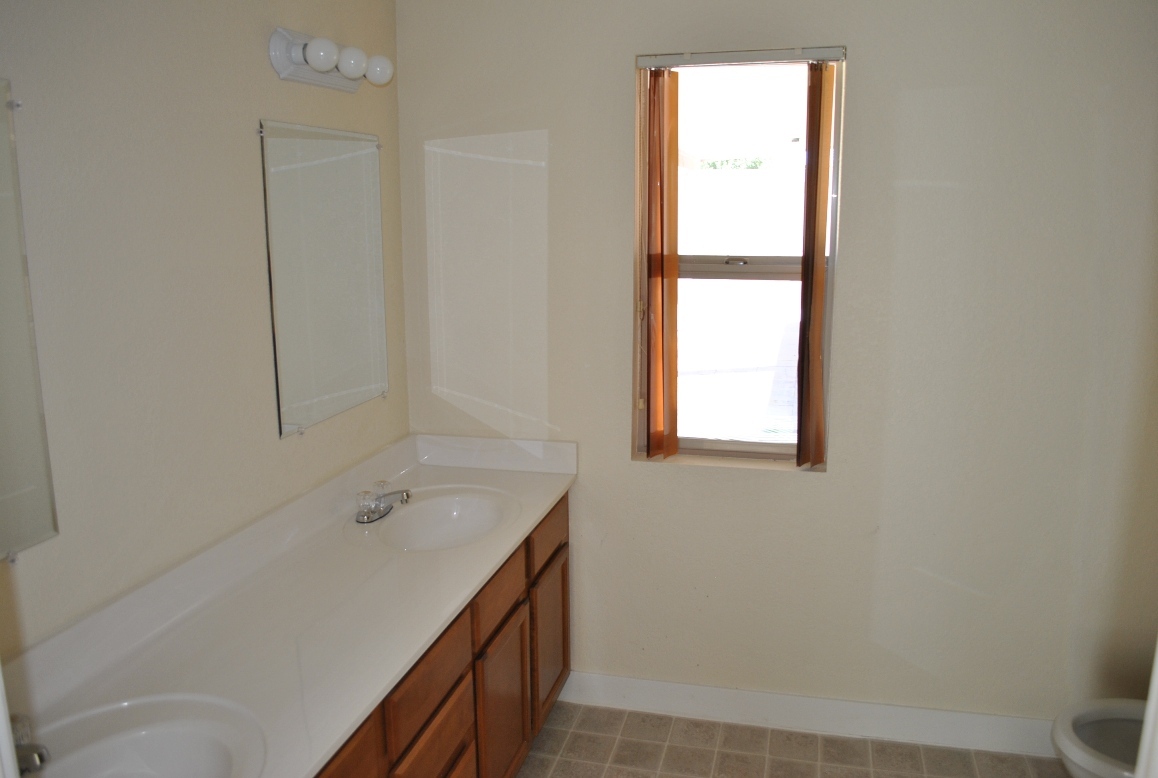 3945 East Wethersfield Road Phoenix, AZ 85032 - Photo 10 of 14 10