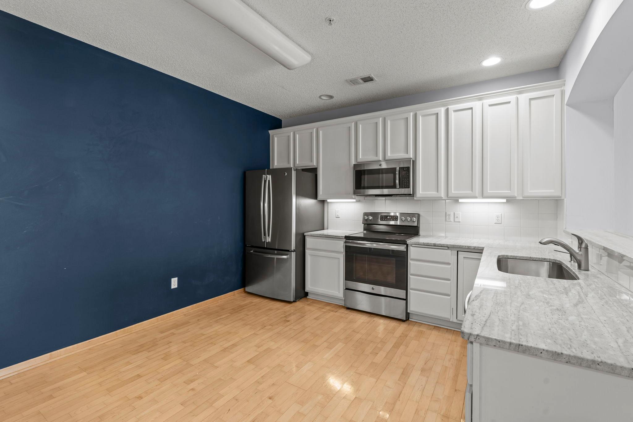 8014 Golden Valley Road Golden Valley, MN 55427 - Photo 12 of 35