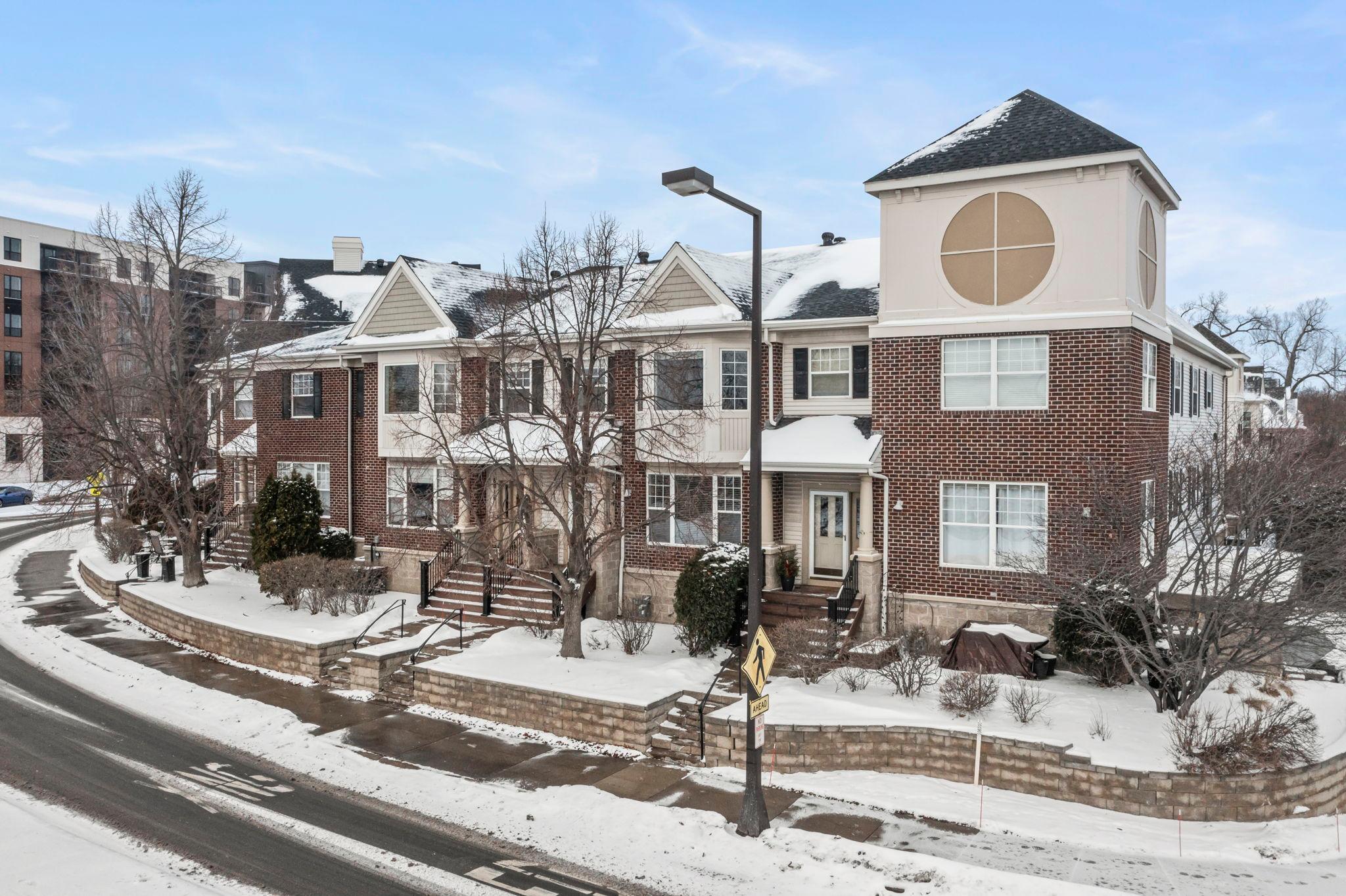 8014 Golden Valley Road Golden Valley, MN 55427 - Photo 3 of 35