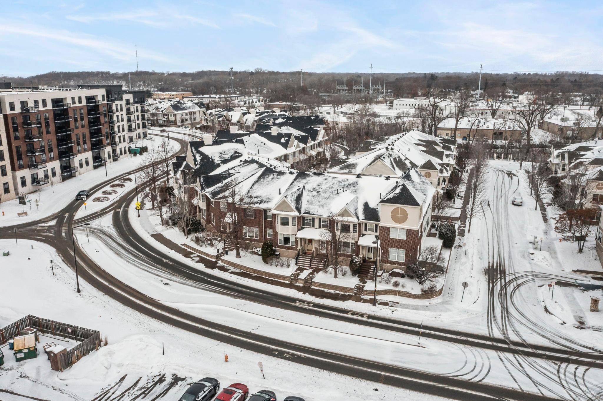 8014 Golden Valley Road Golden Valley, MN 55427 - Photo 8 of 35