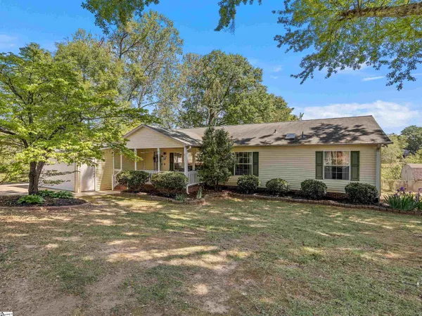 $539,750 | 107 Lakeview Drive, Inman, SC 29349