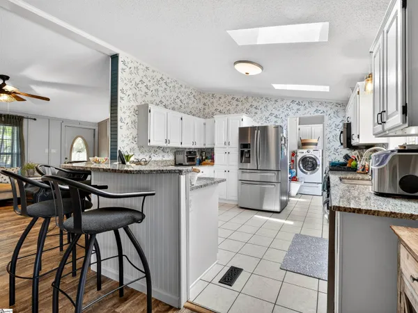$539,750 | 107 Lakeview Drive, Inman, SC 29349