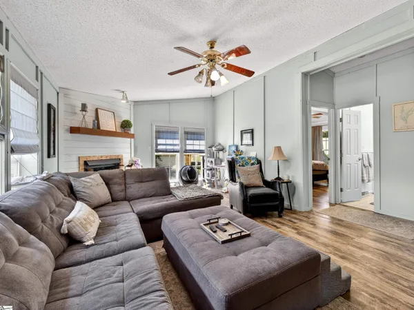 $539,750 | 107 Lakeview Drive, Inman, SC 29349