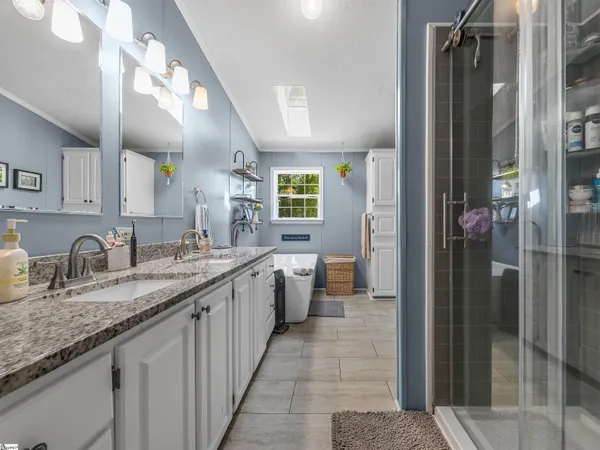 $539,750 | 107 Lakeview Drive, Inman, SC 29349