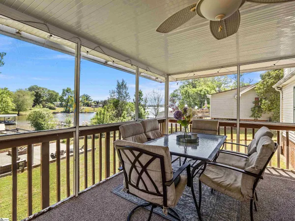 $539,750 | 107 Lakeview Drive, Inman, SC 29349