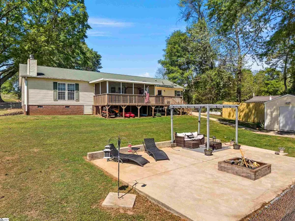 $539,750 | 107 Lakeview Drive, Inman, SC 29349