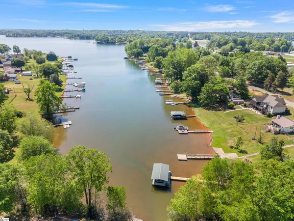 $539,750 | 107 Lakeview Drive, Inman, SC 29349