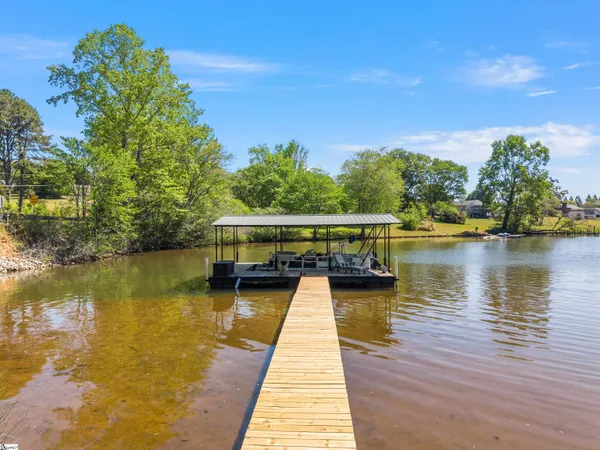 $539,750 | 107 Lakeview Drive, Inman, SC 29349