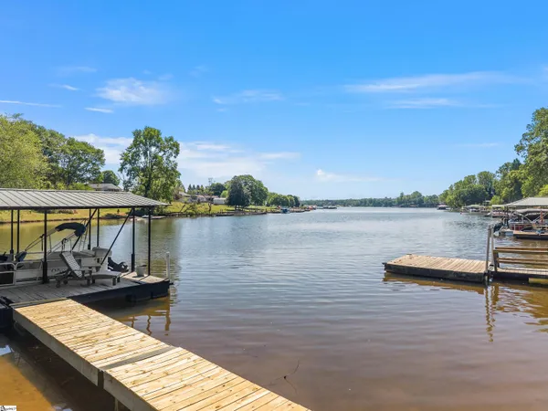 $539,750 | 107 Lakeview Drive, Inman, SC 29349