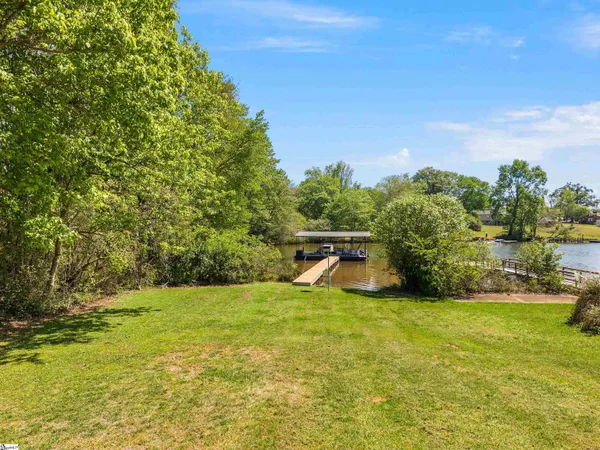 $539,750 | 107 Lakeview Drive, Inman, SC 29349