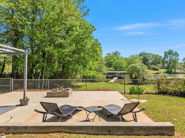 $539,750 | 107 Lakeview Drive, Inman, SC 29349
