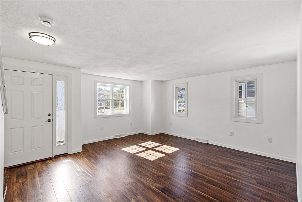 34 Lowell Road, Unit 13 Pepperell, MA 01463 - Photo 5 of 39