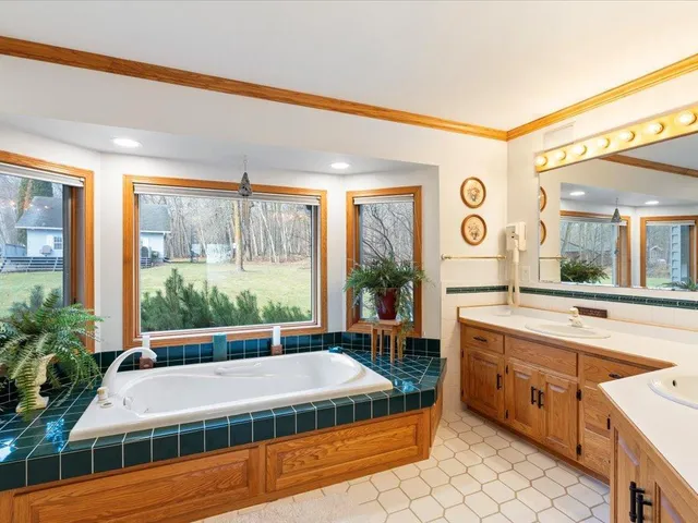 $1,584,600 | 4510 Camper Landing Road Northwest, Cass Lake, MN 56633