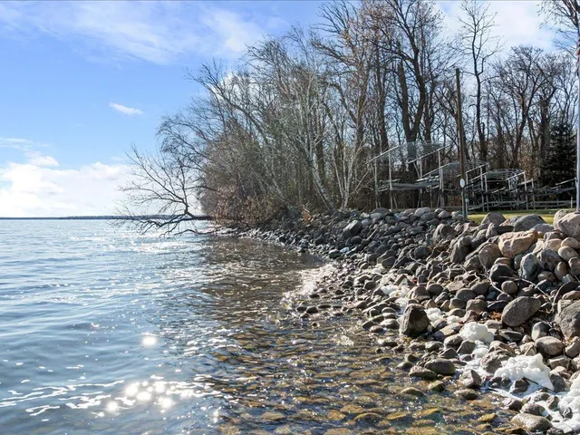 $1,584,600 | 4510 Camper Landing Road Northwest, Cass Lake, MN 56633