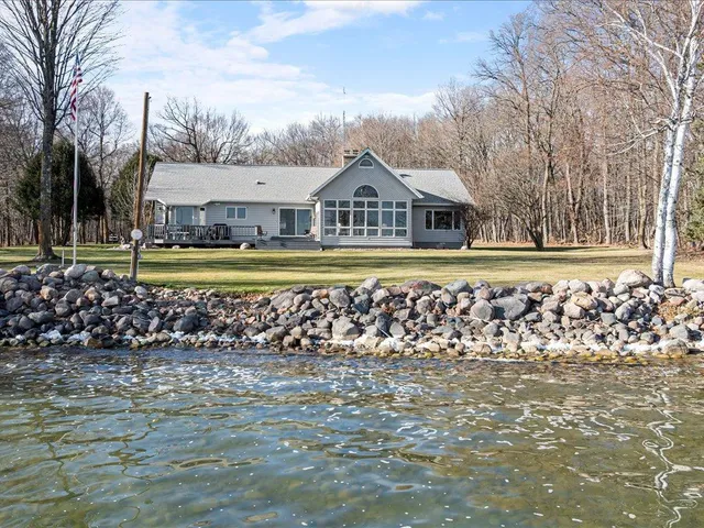 $1,584,600 | 4510 Camper Landing Road Northwest, Cass Lake, MN 56633