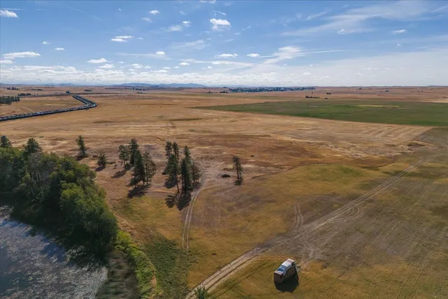 $3,100,000 | 102 East Cameron Road, Spangle, WA 99031