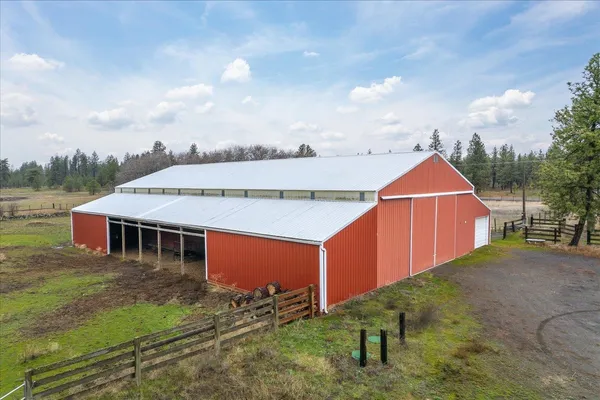 $3,100,000 | 102 East Cameron Road, Spangle, WA 99031