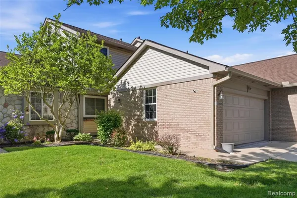 $275,000 | 22852 Woodcreek Drive, Taylor, MI 48180