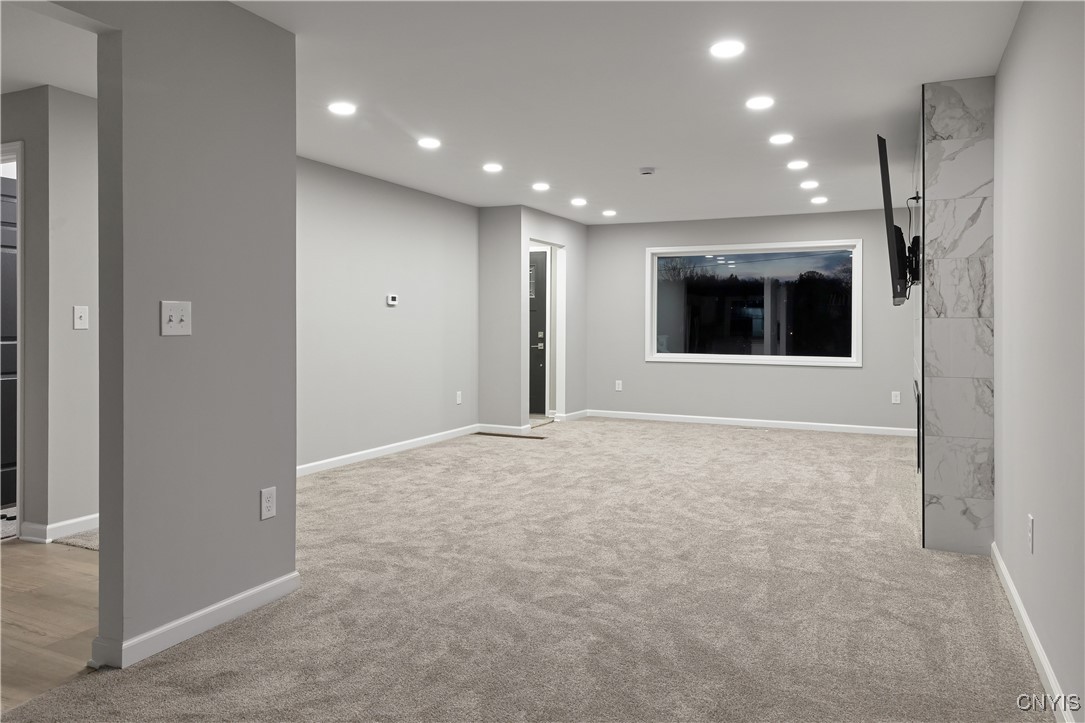 219 Barrington Road Syracuse, NY 13214 - Photo 21 of 26