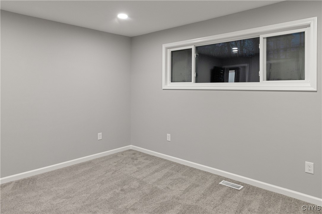 219 Barrington Road Syracuse, NY 13214 - Photo 23 of 26