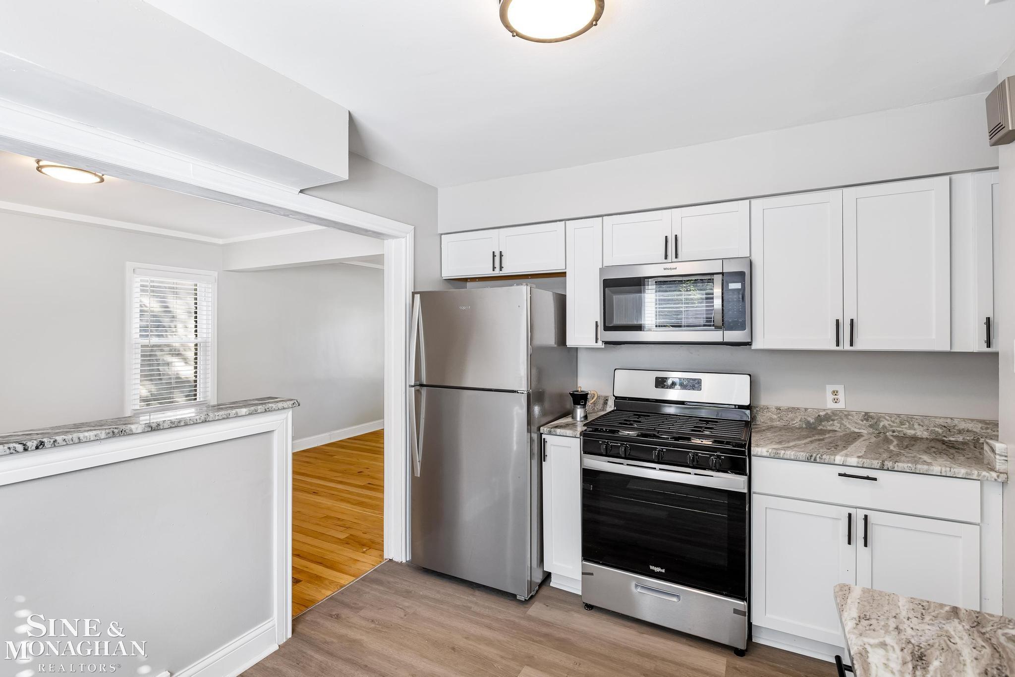 1591 Bournemouth Road Grosse Pointe, MI 48236 - Photo 10 of 27 50157907-5ae21ff8-a8af-45ab-a870-c8d446ac3e20.JPG