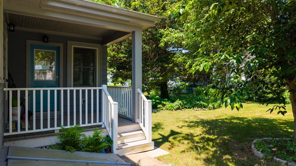 564 Montgomery Street Fall River, MA 02720 - Photo 4 of 42