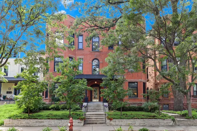 $2,000 | 1520 Elliot Avenue, Unit 4, Minneapolis, MN 55404