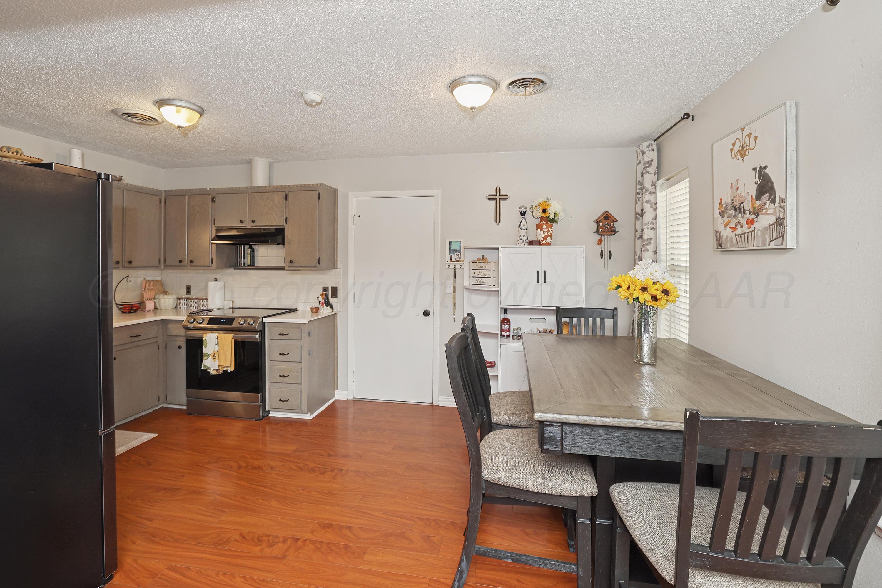 5142 Royce Drive Amarillo, TX 79110 - Photo 7 of 22 7-Kitchen & Dining