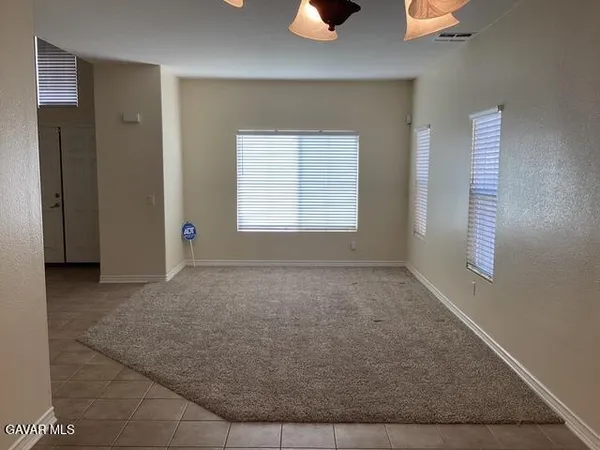 $3,500 | 42846 21st Street West, Lancaster, CA 93536