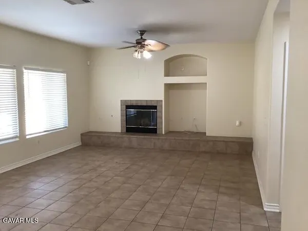 $3,500 | 42846 21st Street West, Lancaster, CA 93536