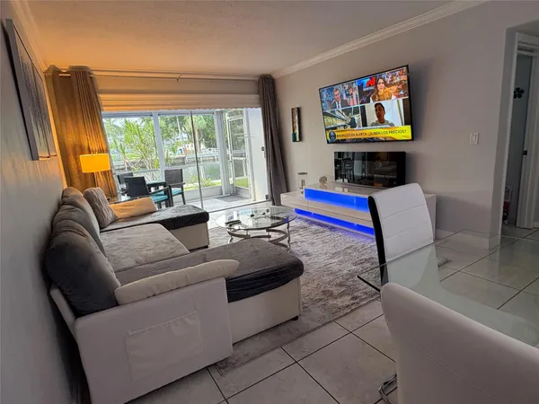 $2,150 | 470 Paradise Isle Boulevard, Unit 105, Hallandale Beach, FL 33009