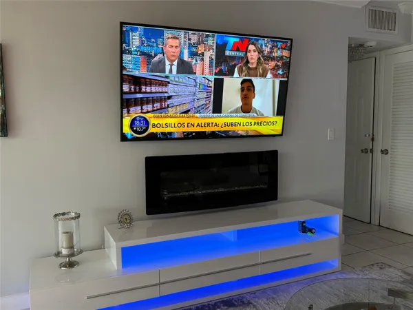 $2,150 | 470 Paradise Isle Boulevard, Unit 105, Hallandale Beach, FL 33009