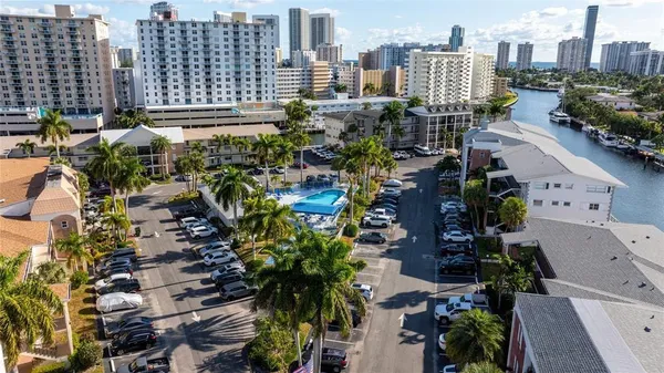 $2,150 | 470 Paradise Isle Boulevard, Unit 105, Hallandale Beach, FL 33009