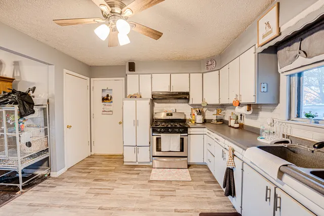 $365,000 | 1212 Century Oaks Drive, Elgin, IL 60123