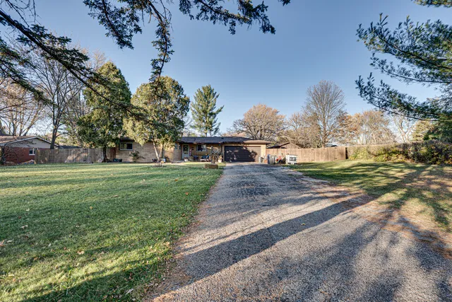 $365,000 | 1212 Century Oaks Drive, Elgin, IL 60123