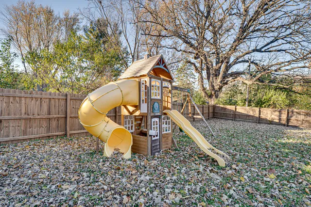 $365,000 | 1212 Century Oaks Drive, Elgin, IL 60123