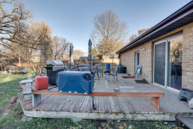 $365,000 | 1212 Century Oaks Drive, Elgin, IL 60123