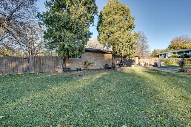 $365,000 | 1212 Century Oaks Drive, Elgin, IL 60123