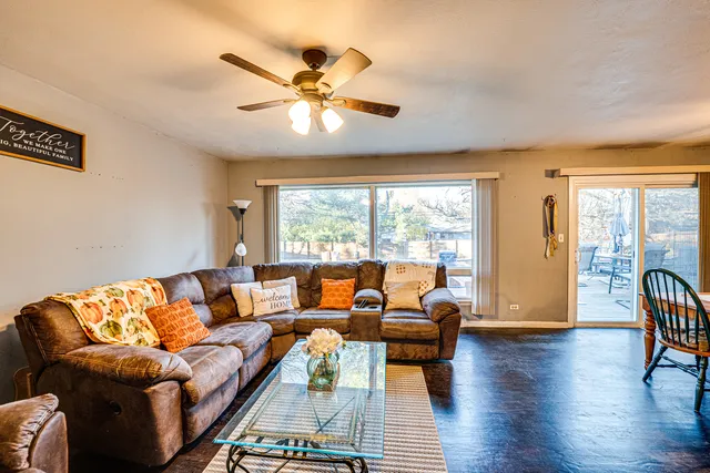 $365,000 | 1212 Century Oaks Drive, Elgin, IL 60123