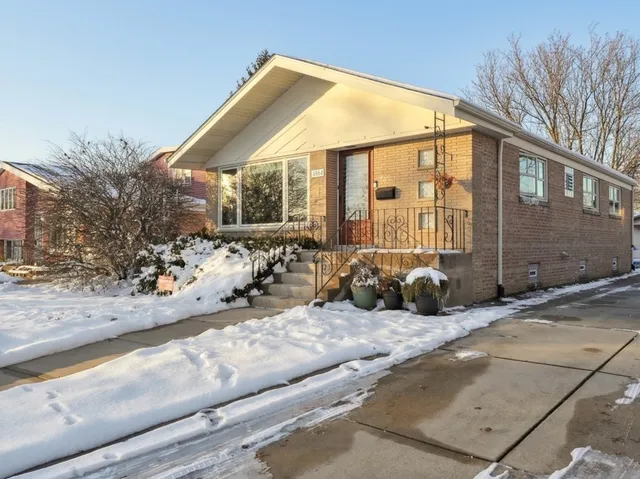 $325,000 | 6864 176th Street, Tinley Park, IL 60477