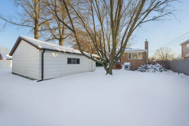 $325,000 | 6864 176th Street, Tinley Park, IL 60477