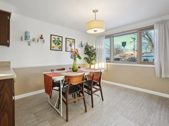 $325,000 | 6864 176th Street, Tinley Park, IL 60477