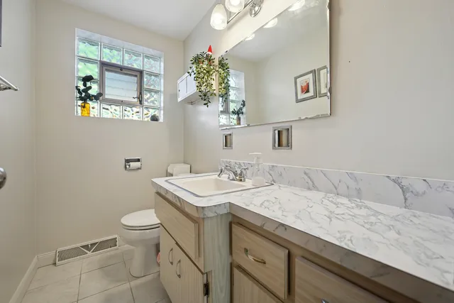 $325,000 | 6864 176th Street, Tinley Park, IL 60477