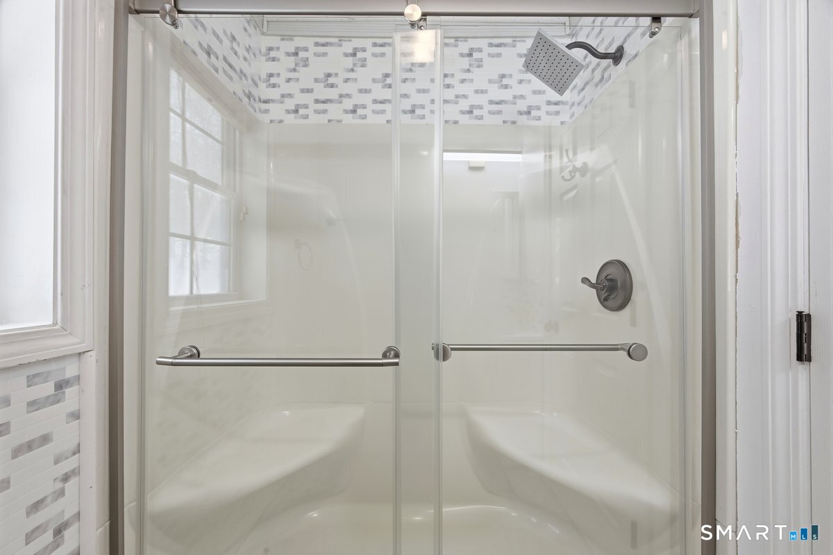 1541 N Road Groton, CT 06340 - Photo 24 of 37