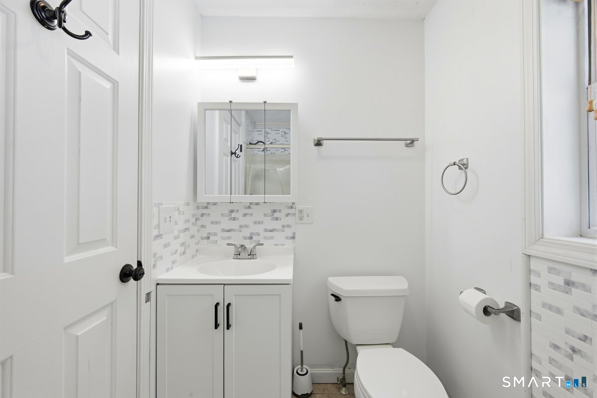 1541 N Road Groton, CT 06340 - Photo 25 of 37