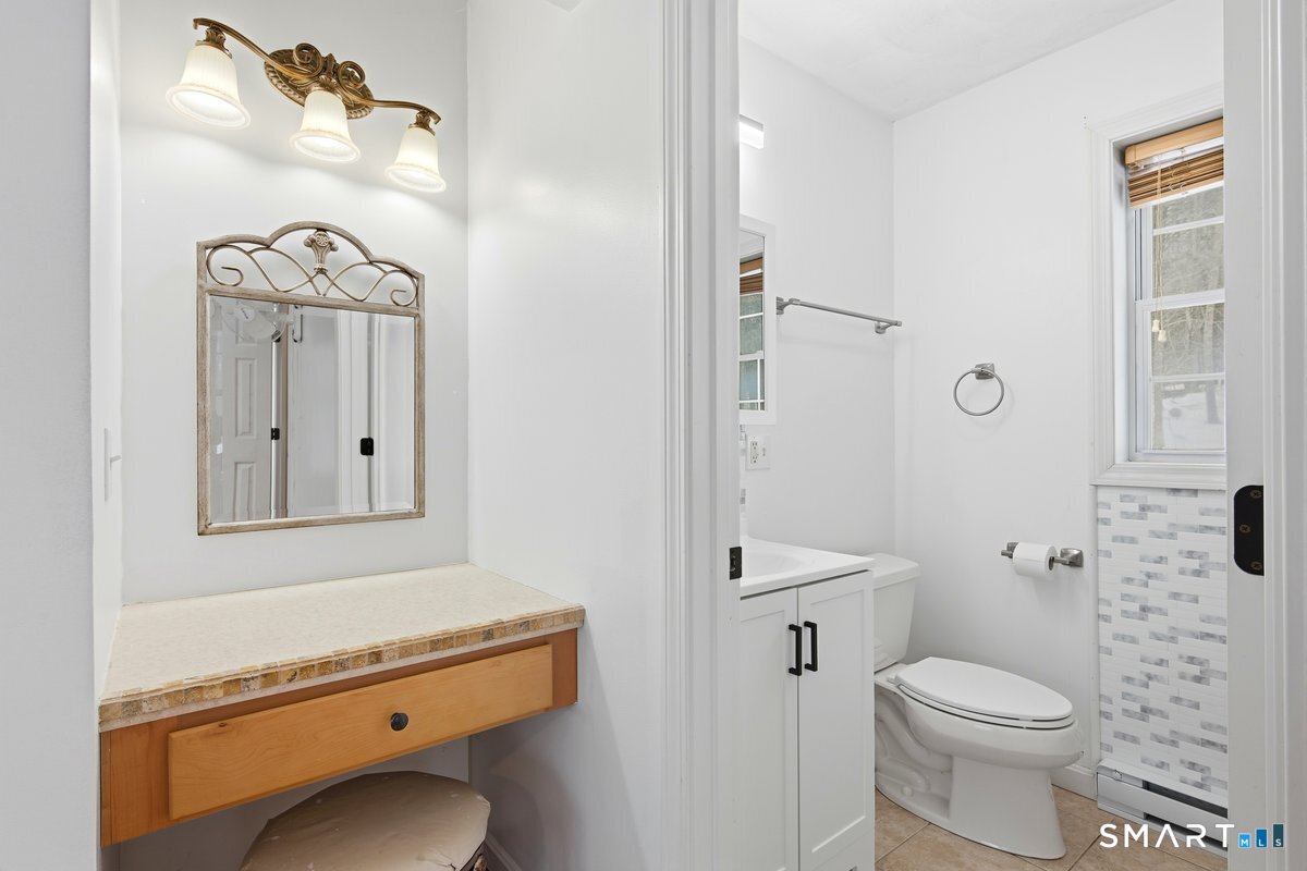 1541 N Road Groton, CT 06340 - Photo 26 of 37