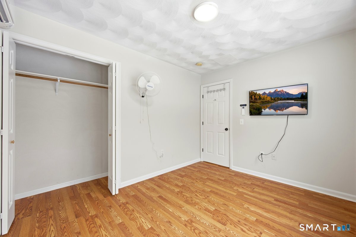 1541 N Road Groton, CT 06340 - Photo 27 of 37